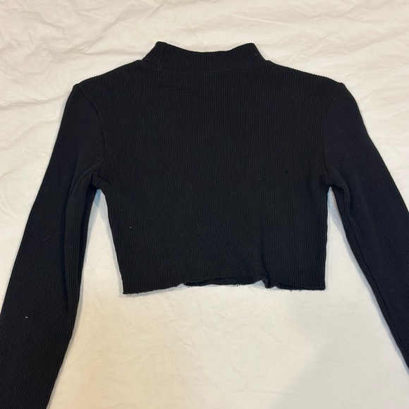 ASOS Bershka
Cropped long-sleeve - Picture 6 of 7